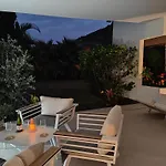 Garden Luxury Apartment *
